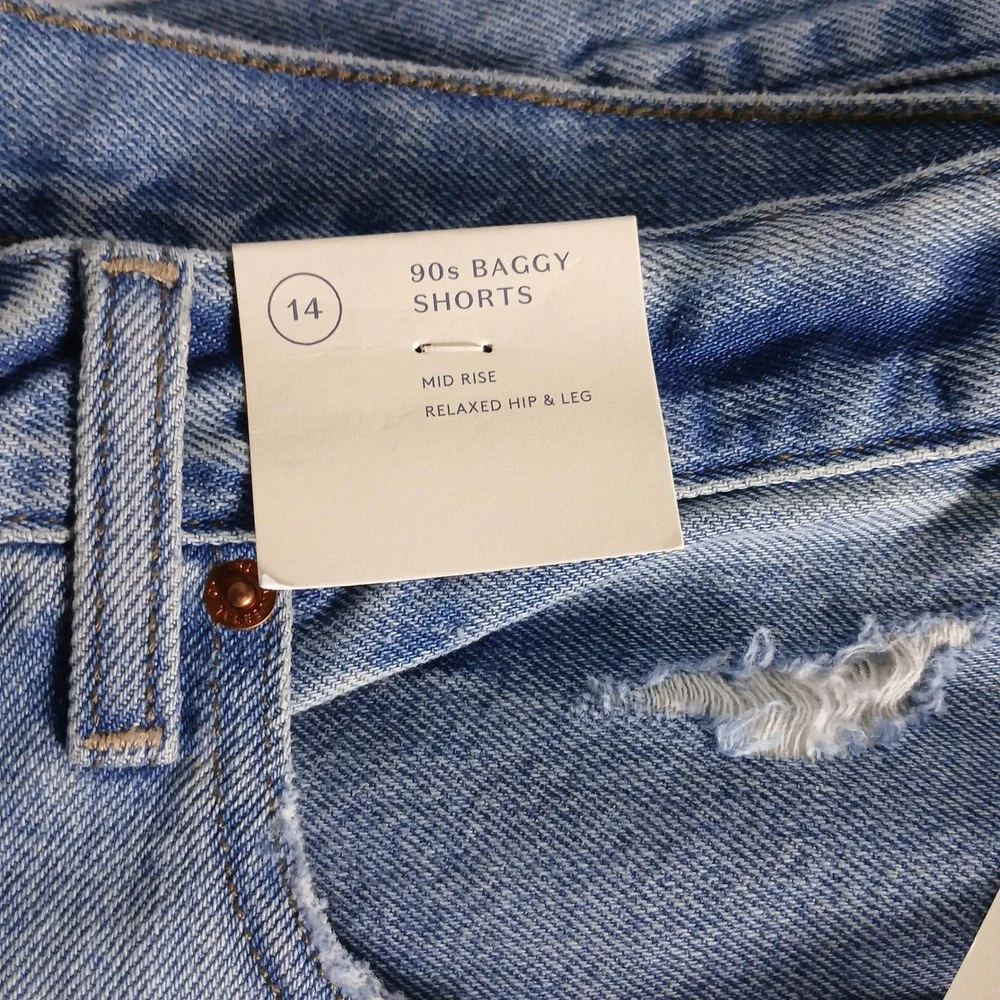 Universal Thread Womens 90s Baggy Denim Shorts Light Wash Blue Size 14 NWT